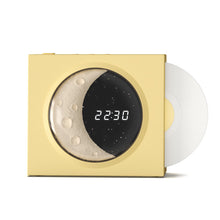Laden Sie das Bild in den Galerie-Viewer, VENETIO Retro CD Design Desktop Digital Clock Half Moon Starry Atmosphere Night Light Bluetooth Speaker, Vintage Vinyl Record Player ➡ OP-00003